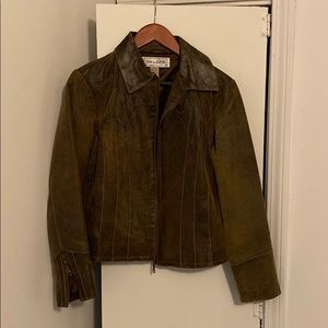 Brown suede jacket 100% leather w/ western detail.